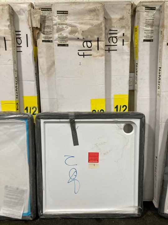 Lot 989  
            Marchington SR19 - Collection 

                
(COLLECTION ONLY) CLEAR GLASS SILVER FRAMED 700 X 800 X 1900MM CORNER ENTRY SHOWE...