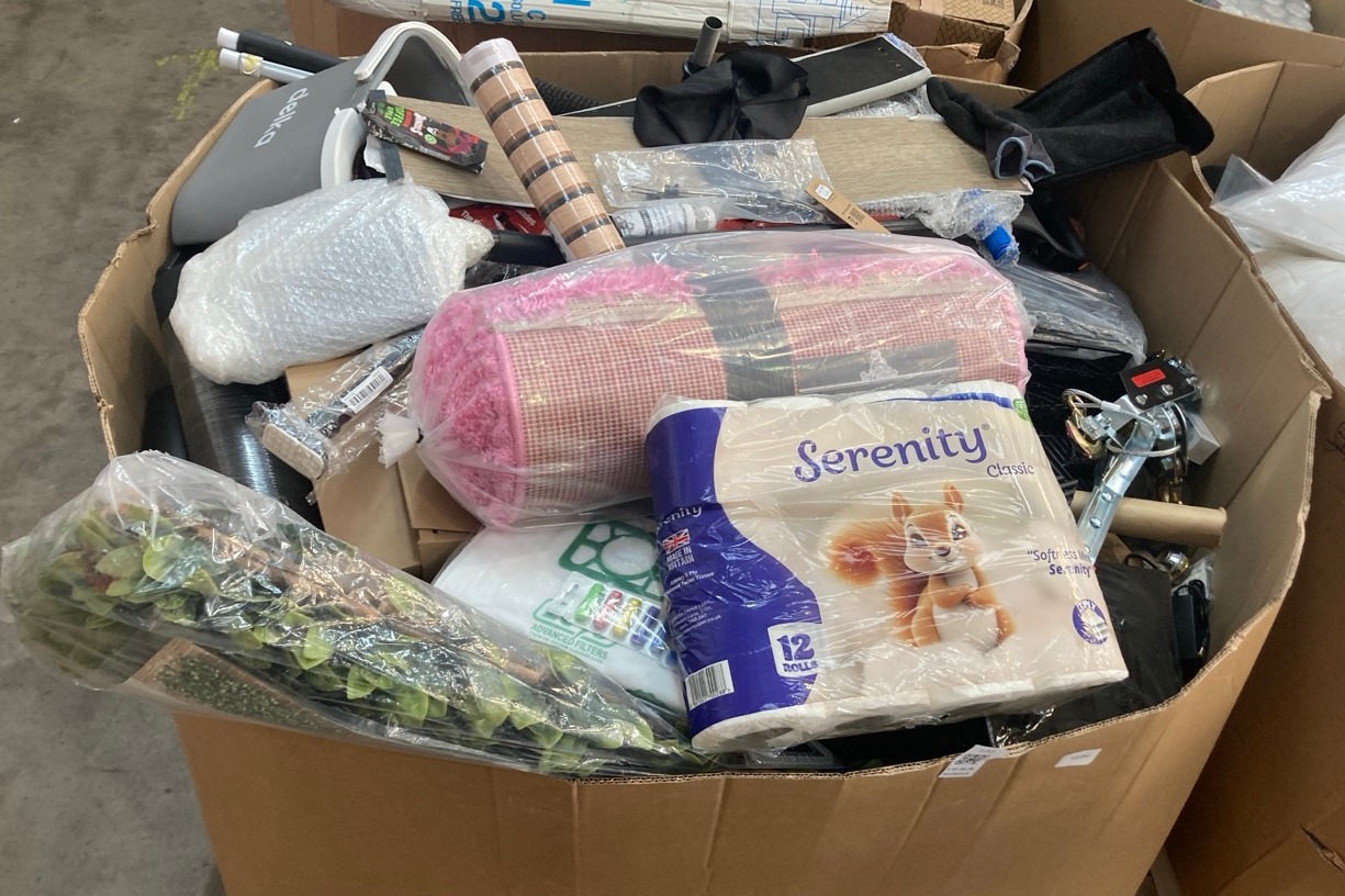 Lot 102  
            Edinburgh SR22 - Delivery Or Collection 

                
PALLET OF GENERAL GOODS TO INCLUDE SERENITY CLASSIC TOILET TISSUE 12 PACK: LOCATI...