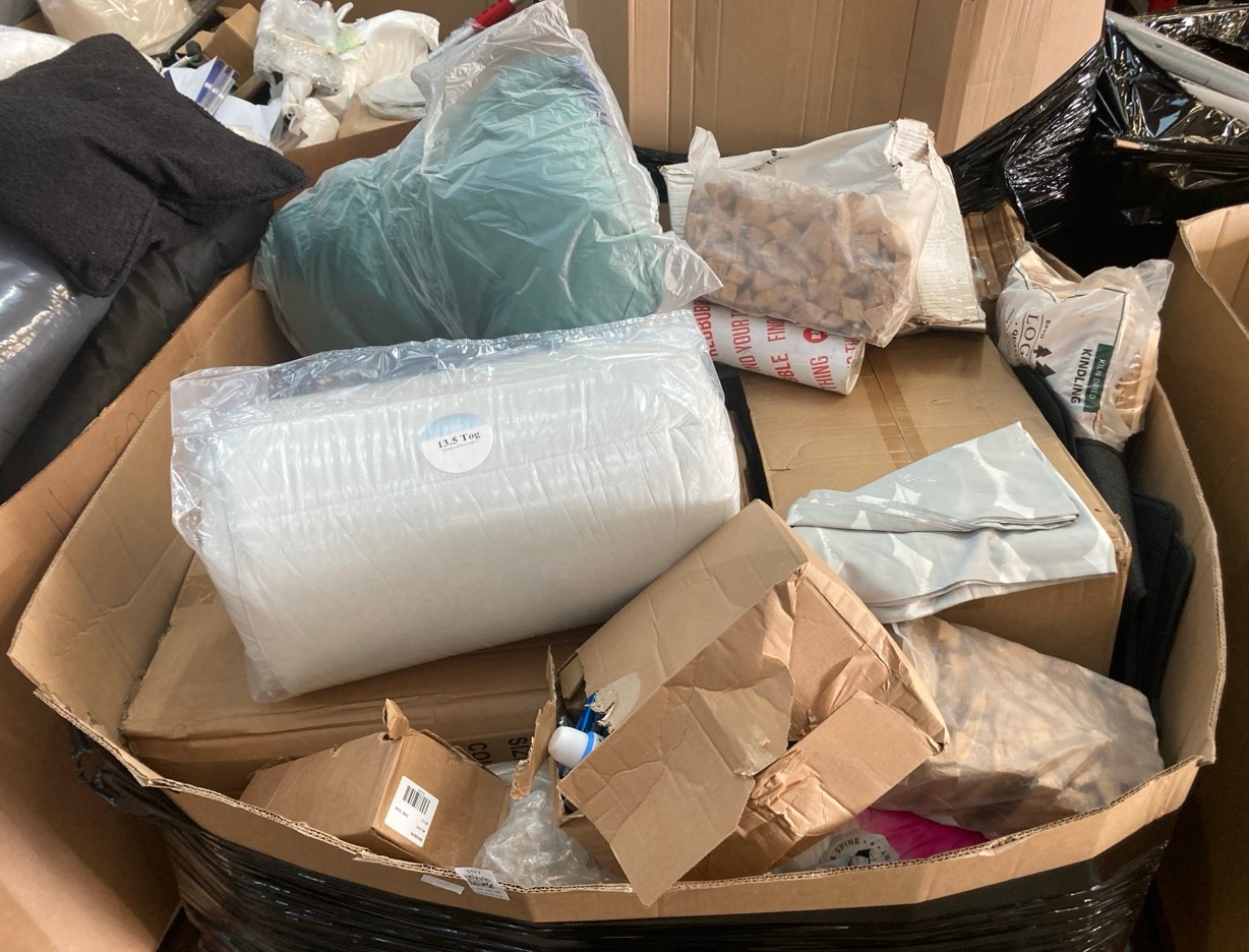 Lot 107  
            Edinburgh SR22 - Delivery Or Collection 

                
PALLET OF GENERAL GOODS TO INCLUDE SLUMBERDOWN SUPER SUPPORT PILLOWS: LOCATION - ...