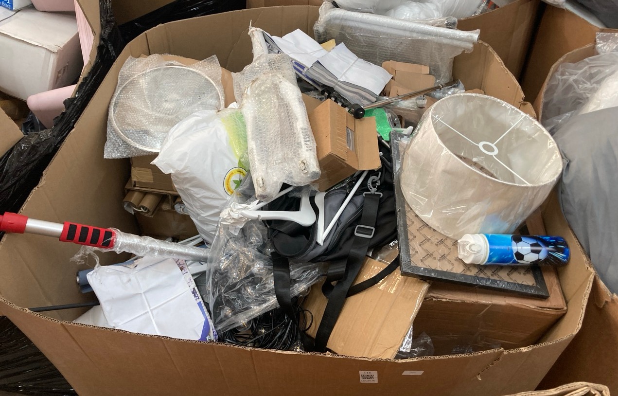 Lot 116  
            Edinburgh SR22 - Delivery Or Collection 

                
PALLET OF GENERAL GOODS TO INCLUDE PRIME A3 PICTURE FRAME: LOCATION - FLOOR(COLLE...