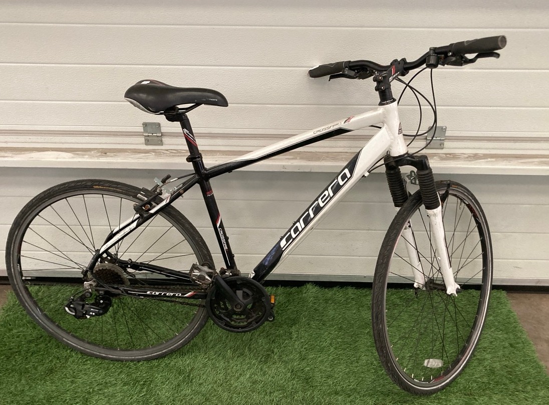 Lot 125  
            Edinburgh SR22 - Delivery Or Collection 

                
CARRERA CROSSFIRE.1 RACER BIKE, 22" FRAME, 26.5" WHEELS, 7 SPEED TRIGGER SHIFT GE...