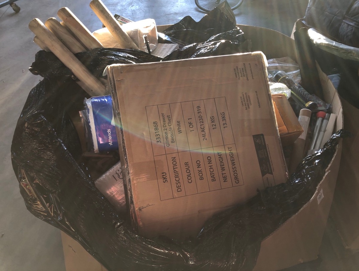 Lot 128  
            Edinburgh SR22 - Delivery Or Collection 

                
PALLET OF GENERAL GOODS TO INCLUDE ILLUMINATION 3D XENON TORCH: LOCATION - PALLET...