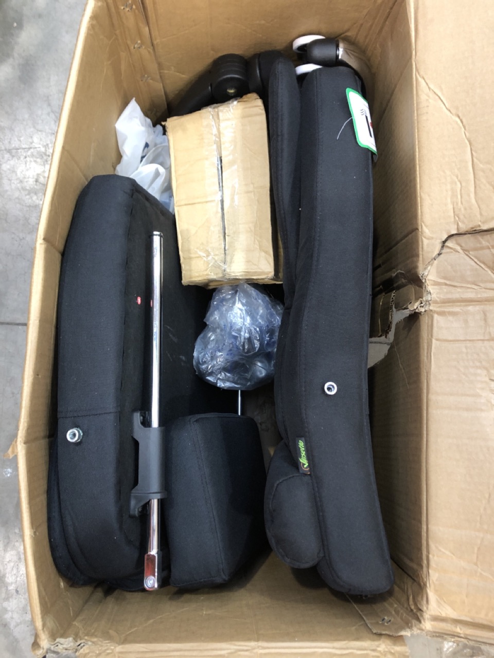 Lot 37  
            Edinburgh SR22 - Delivery Or Collection 

                
VINSETTA BLACK MASSAGING OFFICE CHAIR MODEL: 921-364V71: LOCATION - LEFT RACK(COL...