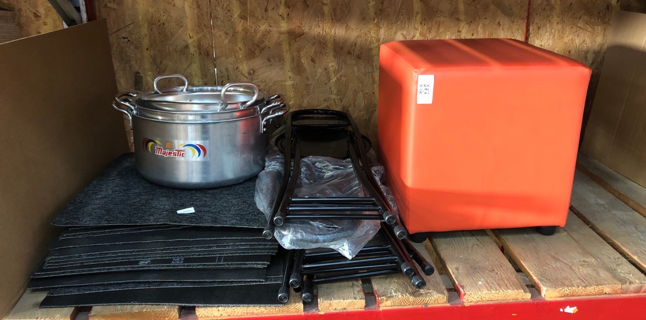 Lot 43  
            Edinburgh SR22 - Delivery Or Collection 

                
QUANTITY OF ITEMS TO INCLUDE ORANGE CUBE STOOL: LOCATION - LEFT RACK(COLLECTION O...