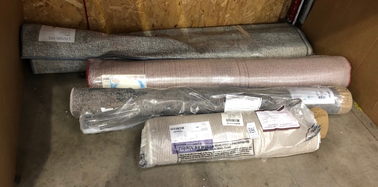 Lot 47  
            Edinburgh SR22 - Delivery Or Collection 

                
QUANTITY OF ITEMS TO INCLUDE SAFAVIEH MODERN CHIC RUG FOR LIVING ROOM, DINING ROO...