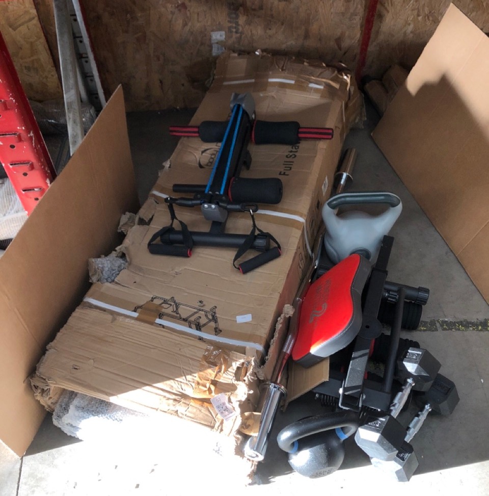 Lot 53  
            Edinburgh SR22 - Delivery Or Collection 

                
QUANTITY OF SPORTS & EXERCISE ITEMS TO INCLUDE 8KG KETTLE BELL: LOCATION - LEFT R...