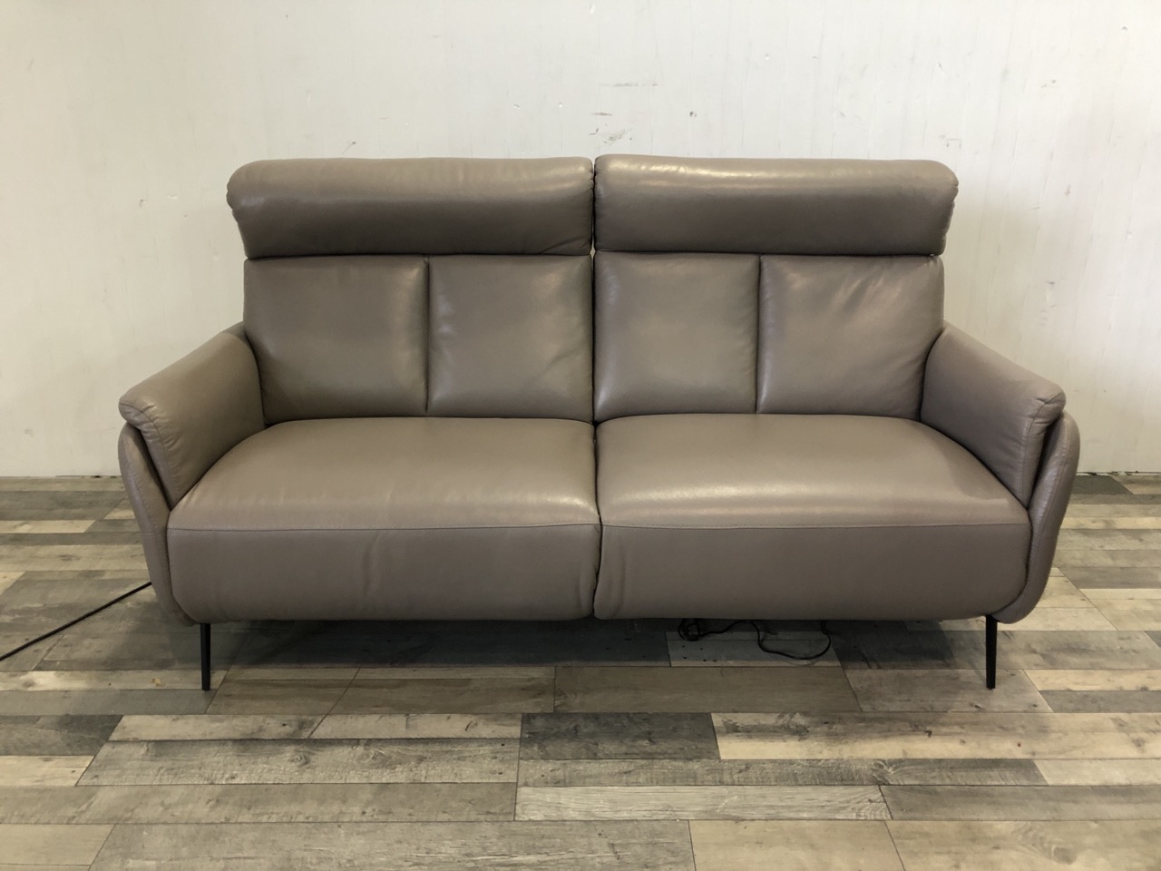 Lot 5  
            Edinburgh SR22 - Delivery Or Collection 

                
EOLO 3 SEATER POWER RECLINER SOFA ORIGINAL RRP £1500: LOCATION - FLOOR(COLLECTION...