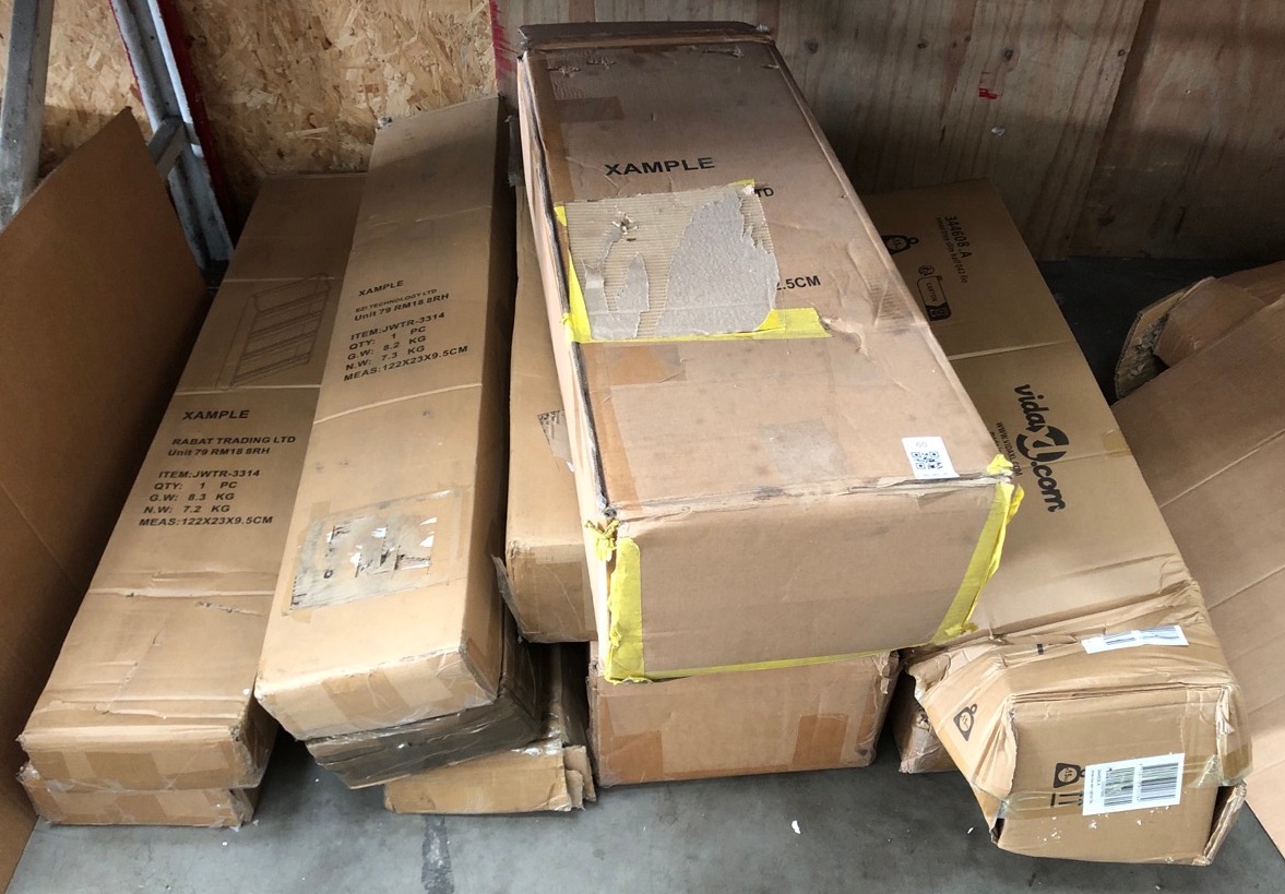 Lot 60  
            Edinburgh SR22 - Delivery Or Collection 

                
QUANTITY OF ITEMS TO INCLUDE SLIM CHRISTMAS TREE: LOCATION - LEFT RACK(COLLECTION...