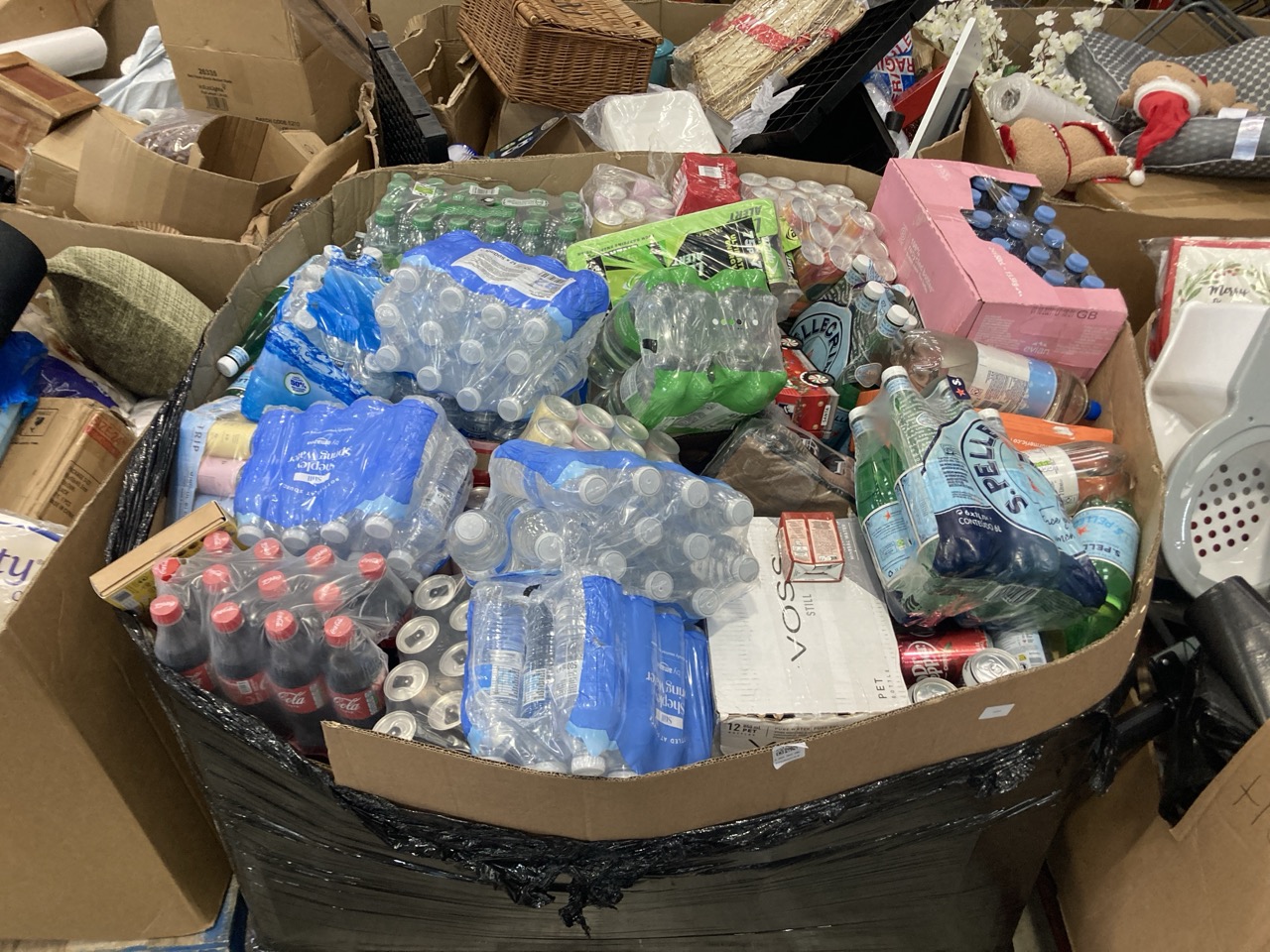 Lot 77  
            Edinburgh SR22 - Delivery Or Collection 

                
PALLET OF FOOD & DRINK TO INCLUDE STILL SPRING WATER, 500 ML (PACK OF 12), TOTAL ...