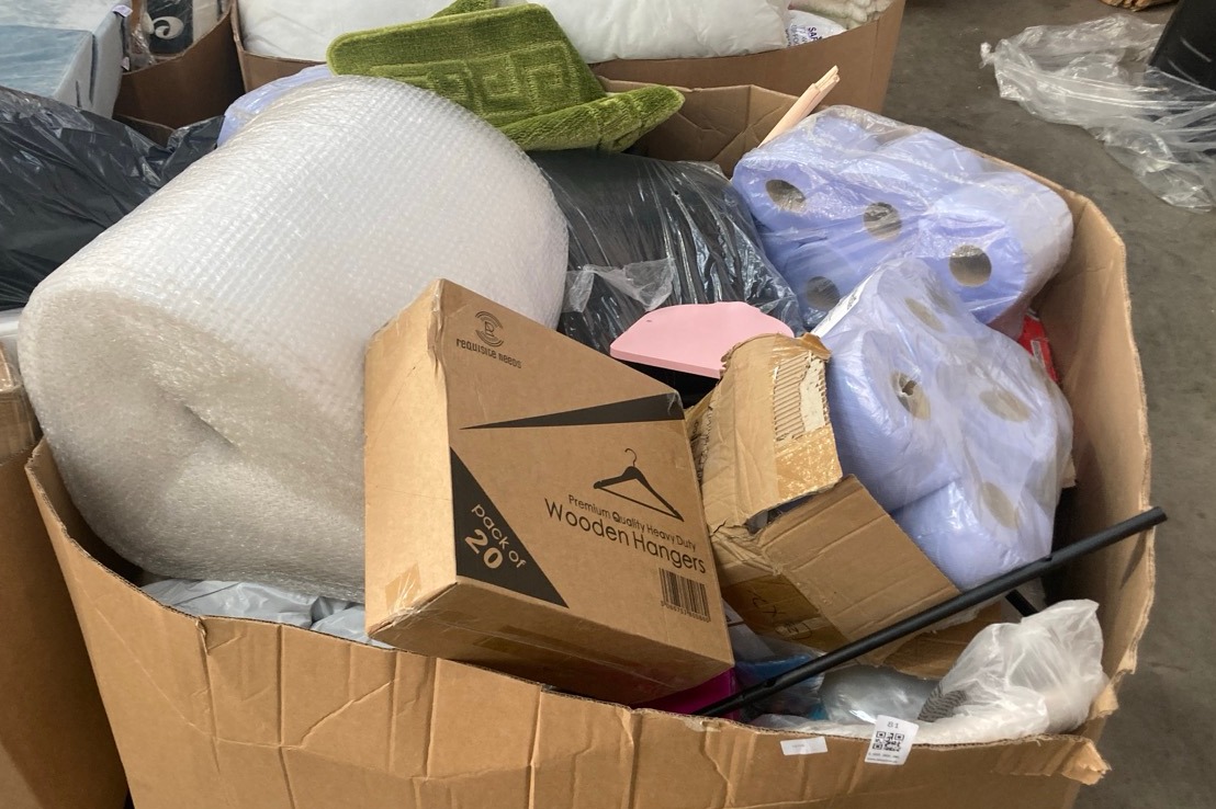 Lot 81  
            Edinburgh SR22 - Delivery Or Collection 

                
PALLET OF GENERAL GOODS TO INCLUDE REQUISITE NEEDS WOODEN COAT HANGERS 20 PACK WI...