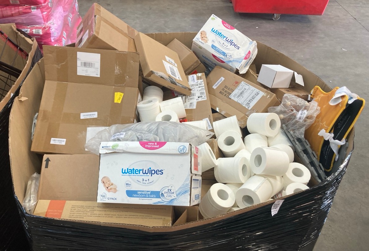 Lot 92  
            Edinburgh SR22 - Delivery Or Collection 

                
PALLET OF GENERAL GOODS TO INCLUDE WATER WIPES 12 PACK: LOCATION - PALLETS(COLLEC...