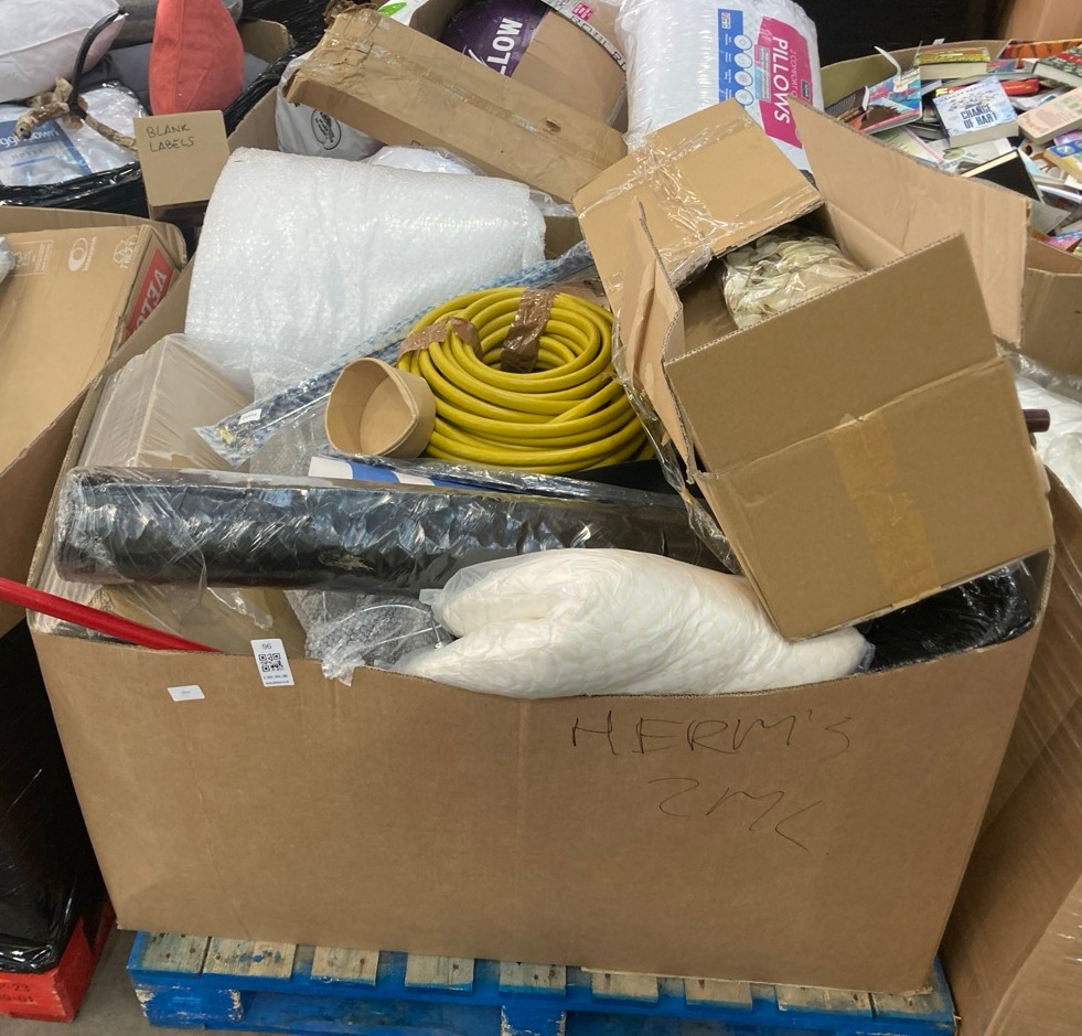 Lot 96  
            Edinburgh SR22 - Delivery Or Collection 

                
PALLET OF GENERAL GOODS TO INCLUDE HEAVY DUTY REFUSE SACKS: LOCATION - PALLETS(CO...