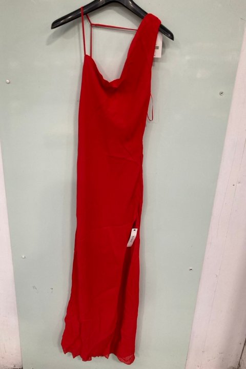 Lot 1020  
            Marchington SR13 - Parcel Delivery Only 

                
REFORMATION WOMENS PHEBY LOLLIPOP DRESS - UK SIZE: MEDIUM: LOCATION - D10