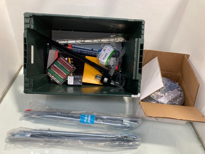 Lot 1023  
            Marchington SR13 - Parcel Delivery Only 

                
QTY OF HARDWARE ITEMS TO INCLUDE TIMCO FIRMAHOLD COLLATED BRAD NAILS PACK: LOCATI...