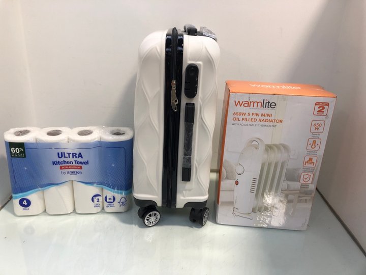 Lot 103  
            Marchington SR13 - Parcel Delivery Only 

                
3 X ASSORTED ITEMS TO INCLUDE SMALL HARDSHELL IVORY SUITCASE: LOCATION - C16