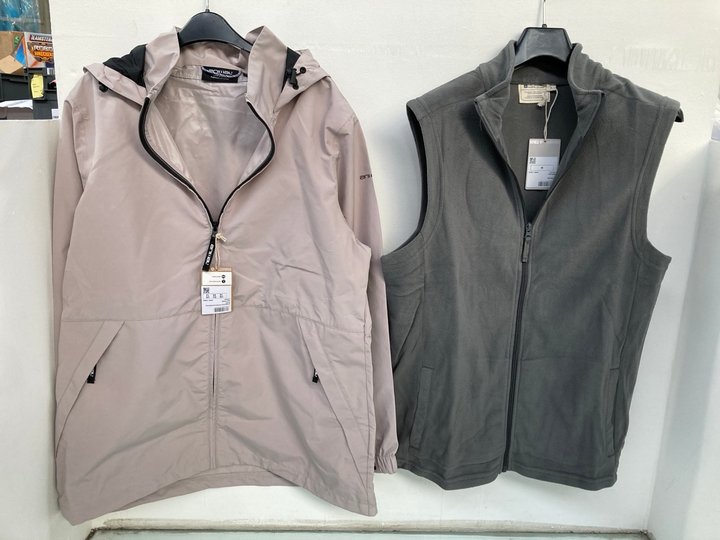 Lot 1040  
            Marchington SR13 - Parcel Delivery Only 

                
MOUNTAIN WAREHOUSE MENS CAMBER GILET IN DARK GREY - SIZE UK M TO INCLUDE ANIMAL W...