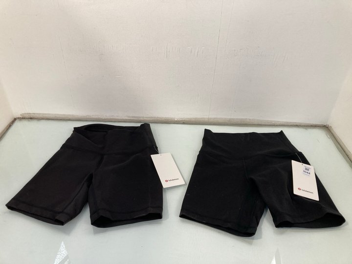 Lot 1044  
            Marchington SR13 - Parcel Delivery Only 

                
LULULEMON WOMENS WUNDER TRAIN HARD 6 INCH SHORTS IN BLACK - SIZE 4 TO INCLUDE LUL...