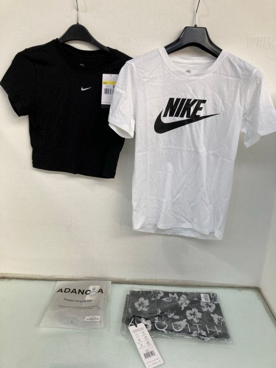 Lot 1045  
            Marchington SR13 - Parcel Delivery Only 

                
4 X ASSORTED WOMENS CLOTHING IN VARIOUS SIZES TO INCLUDE ADANOLA KNIT BEANIE IN L...