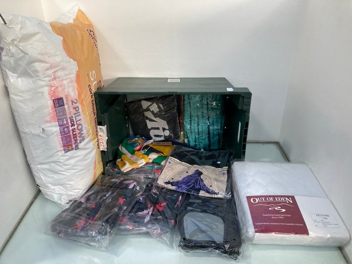 Lot 1051  
            Marchington SR13 - Parcel Delivery Only 

                
QTY OF ASSORTED HOUSEHOLD ITEMS TO INCLUDE SLUMBERDOWN 2 PACK SUPER SUPPORT PILLO...