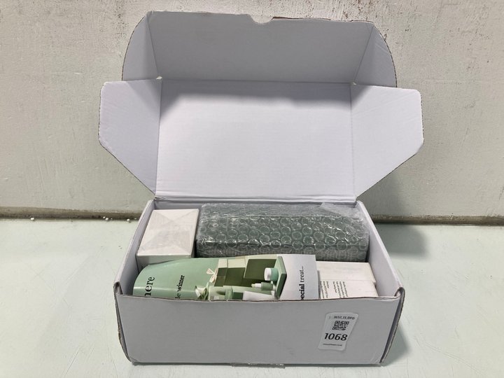 Lot 1068  
            Marchington SR13 - Parcel Delivery Only 

                
5 X ASSORTED QS BEAUTY ITEMS TO INCLUDE 75G BRIGHTENING DEODORANT: LOCATION - D12