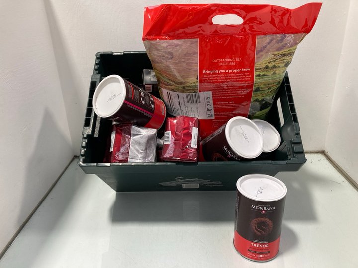 Lot 1073  
            Marchington SR13 - Parcel Delivery Only 

                
QTY OF ASSORTED HOT BEVERAGE ITEMS TO INCLUDE CHOCOLATERIE MONBANA 1KG TRESOR HOT...
