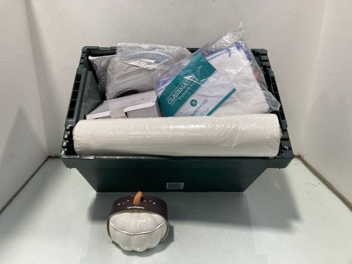 Lot 1075  
            Marchington SR13 - Parcel Delivery Only 

                
QTY OF ASSORTED HOUSEHOLD ITEMS TO INCLUDE BODUM KENYA FRENCH PRESS 8 CUP COFFEE ...