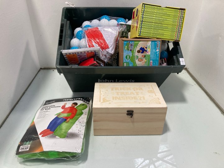 Lot 1077  
            Marchington SR13 - Parcel Delivery Only 

                
QTY OF ASSORTED CHILDRENS TOYS TO INCLUDE USBORNE VERY FIRST READING - GIVE THE G...