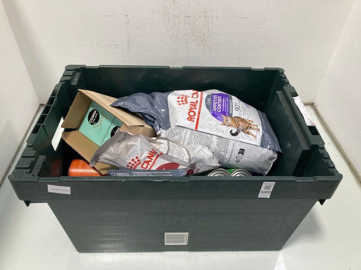 Lot 1080  
            Marchington SR13 - Parcel Delivery Only 

                
QTY OF ASSORTED PET ITEMS TO INCLUDE ROYAL CANIN 2KG CARE APPETITE CONTROL CAT FO...