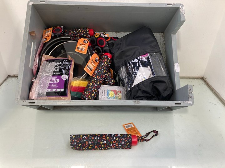 Lot 1086  
            Marchington SR13 - Parcel Delivery Only 

                
QTY OF ASSORTED ITEMS TO INCLUDE DECK OF 78 TAROT CARDS - TRADITIONAL ARCANA: LOC...