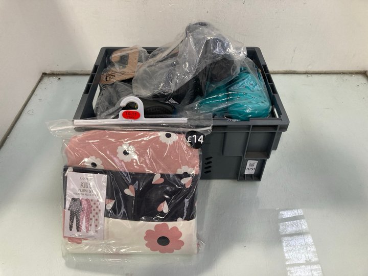 Lot 1091  
            Marchington SR13 - Parcel Delivery Only 

                
QTY OF ASSORTED CHILDRENS CLOTHING IN VARIOUS SIZES TO INCLUDE GEORGE 3 PIECE PYJ...