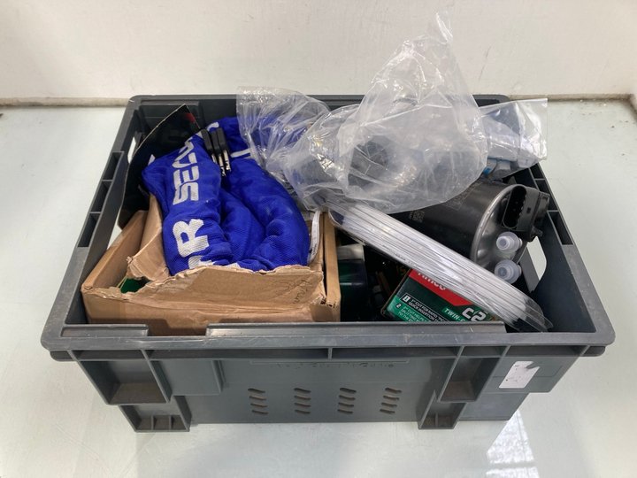 Lot 1093  
            Marchington SR13 - Parcel Delivery Only 

                
QTY OF ASSORTED HARDWARE ITEMS TO INCLUDE SIKA 290ML INSTANT NAILS MULTI USE ADHE...