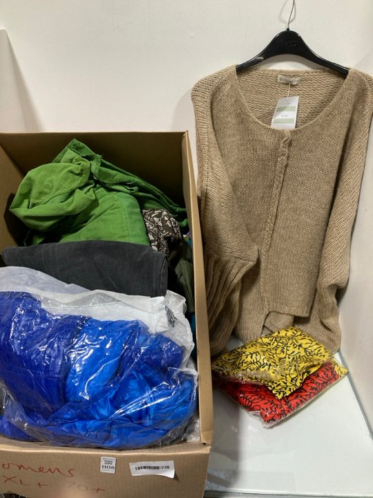 Lot 1108  
            Marchington SR13 - Parcel Delivery Only 

                
QTY OF ASSORTED WOMENS CLOTHING - SIZE UK XL+ & 20+ TO INCLUDE TOSCANA MODA OVERS...