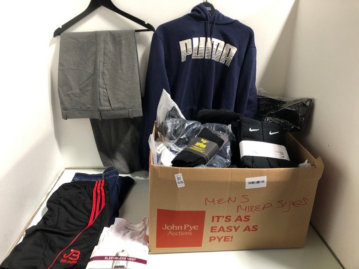 Lot 1136  
            Marchington SR13 - Parcel Delivery Only 

                
QTY OF ASSORTED MENS CLOTHING IN VARIOUS SIZES TO INCLUDE NEXT LONG SLEEVE PINK S...
