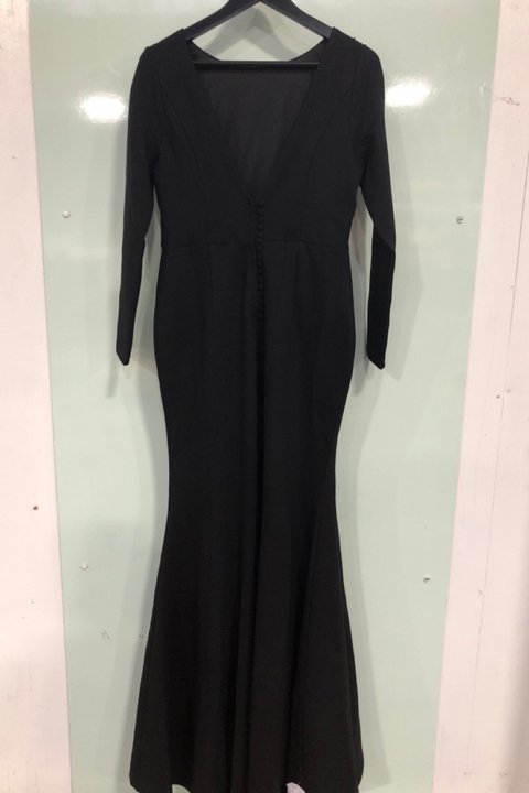 Lot 1140  
            Marchington SR13 - Parcel Delivery Only 

                
COAST FASHION SLASH NECK GOWN DRESS IN BLACK - UK SIZE: 12: LOCATION - E17