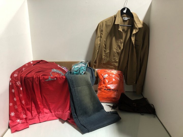 Lot 1143  
            Marchington SR13 - Parcel Delivery Only 

                
QTY OF ASSORTED WOMENS CLOTHING IN VARIOUS SIZES TO INCLUDE BEIGE TROUSERS - UK S...