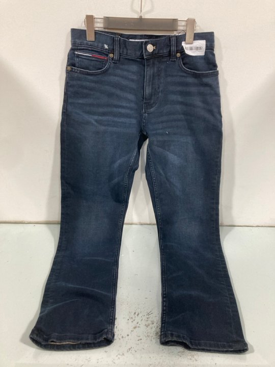 Lot 1154  
            Marchington SR13 - Parcel Delivery Only 

                
TOMMY HILFIGER JEANS STRETCH RYAN STRAIGHT WASHED NAVY JEANS - UK SIZE: 29 x 30 -...