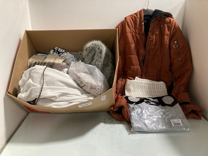 Lot 1161  
            Marchington SR13 - Parcel Delivery Only 

                
QTY OF ASSORTED WOMENS CLOTHING IN VARIOUS SIZES TO INCLUDE RISING BEIGE HOODED T...