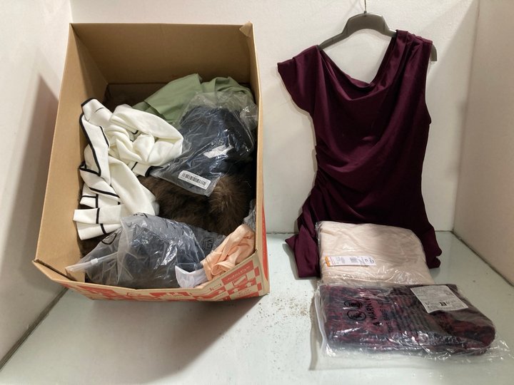 Lot 1162  
            Marchington SR13 - Parcel Delivery Only 

                
QTY OF ASSORTED WOMENS CLOTHING IN VARIOUS SIZES TO INCLUDE GIRL IN MIND DONNA AS...