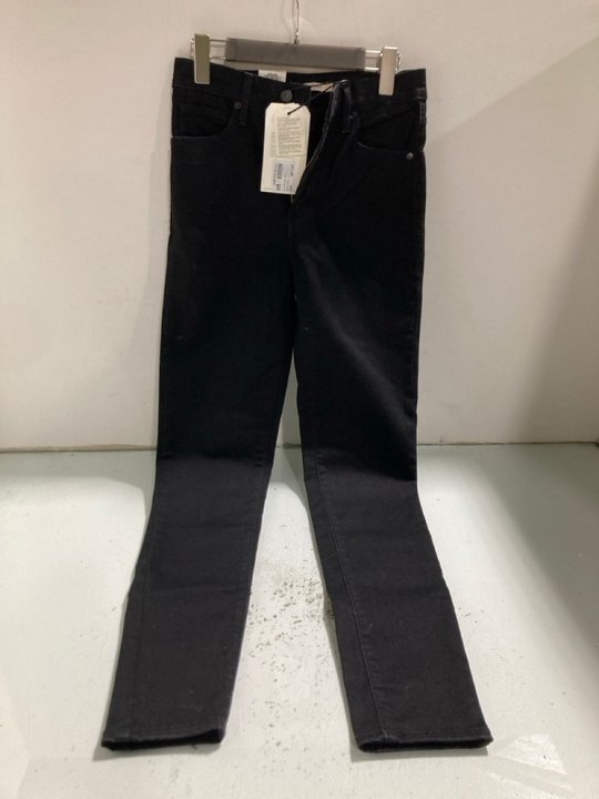 Lot 1180  
            Marchington SR13 - Parcel Delivery Only 

                
LEVI'S WOMENS MILE HIGH SUPER SKINNY BLACK TROUSERS - UK SIZE: 28 x 32: LOCATION ...