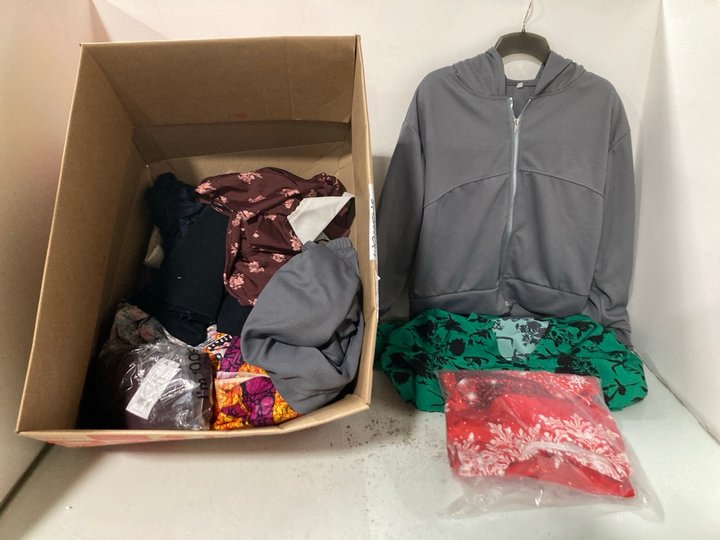Lot 1182  
            Marchington SR13 - Parcel Delivery Only 

                
QTY OF ASSORTED WOMENS CLOTHING IN VARIOUS SIZES TO INCLUDE GREY HOODED TOP - SIZ...