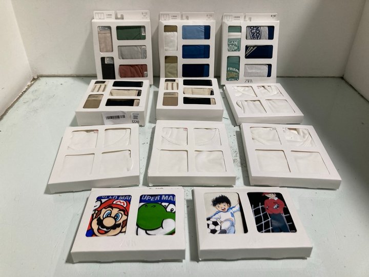 Lot 1220  
            Marchington SR13 - Parcel Delivery Only 

                
QTY OF ASSORTED KIDS CLOTHING IN VARIOUS SIZES TO INCLUDE SET OF 5 BOXERS IN MULT...