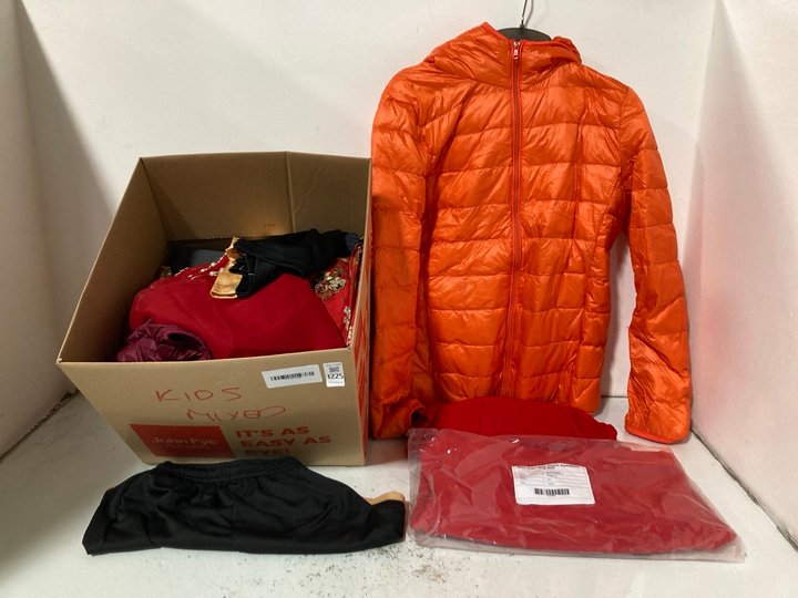 Lot 1225  
            Marchington SR13 - Parcel Delivery Only 

                
QTY OF ASSORTED KIDS CLOTHING IN VARIOUS SIZES TO INCLUDE CREW NECK FLEECE SWEATS...