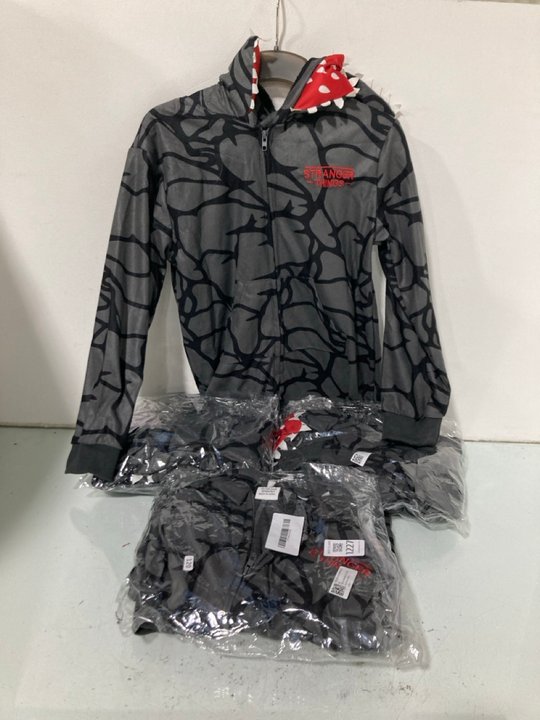Lot 1227  
            Marchington SR13 - Parcel Delivery Only 

                
4 X STRANGER THINGS KIDS DEMOGORGON BODYSUITS - UK SIZE: 120CM: LOCATION - A13