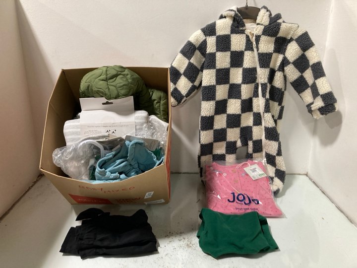 Lot 1241  
            Marchington SR13 - Parcel Delivery Only 

                
QTY OF ASSORTED BABY CLOTHING IN VARIOUS SIZES TO INCLUDE JOHN LEWIS & PARTNERS 3...