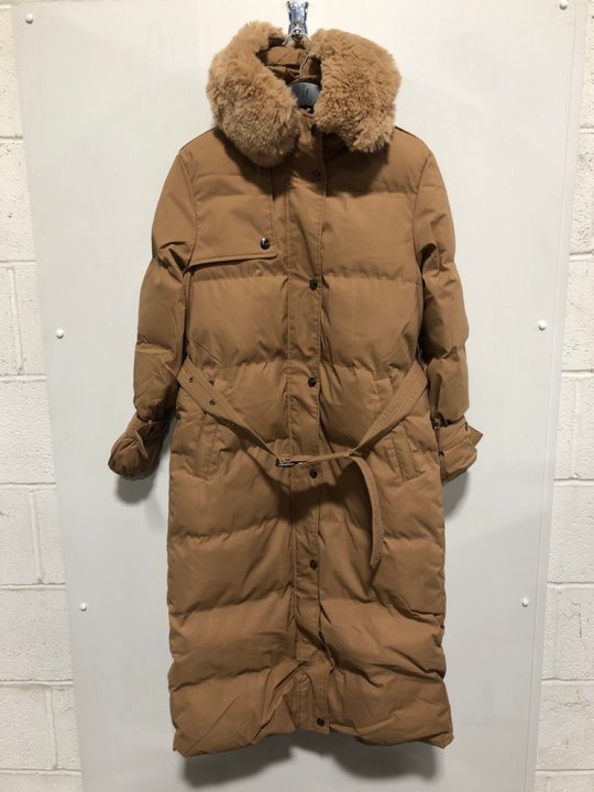 Lot 1252  
            Marchington SR13 - Parcel Delivery Only 

                
LUXE PARIS MAXI HOODED COAT IN BEIGE-UK SIZE M: LOCATION - A12