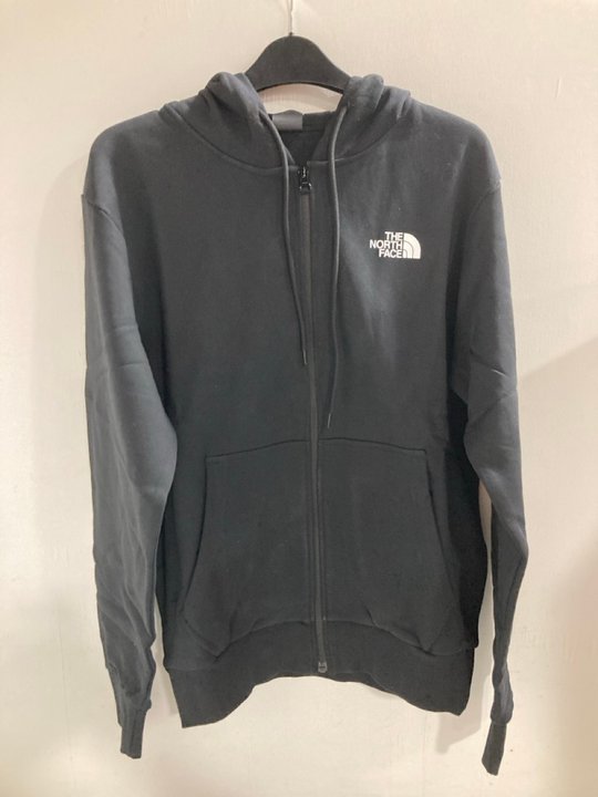 Lot 1258  
            Marchington SR13 - Parcel Delivery Only 

                
THE NORTH FACE SIMPLE DOME FULL ZIP JACKET IN BLACK-UK SIZE S-ORIGINAL RRP -ORIGI...