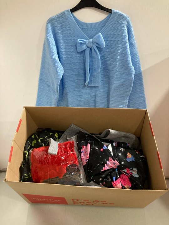 Lot 1275  
            Marchington SR13 - Parcel Delivery Only 

                
QTY OF ASSORTED LADIES CLOTHING IN VARIOUS SIZES TO INCLUDE BOW DETAIL KNITTED JU...