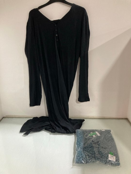 Lot 1279  
            Marchington SR13 - Parcel Delivery Only 

                
CREW COMPANY LADIES KIKI BUTTON THROUGH DRESS IN GREEN-UK SIZE 12 -ORIGINAL RRP £...