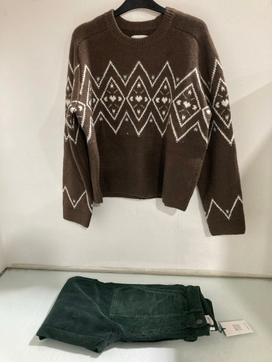 Lot 1283  
            Marchington SR13 - Parcel Delivery Only 

                
ABERCROMBIE & FITCH CREW NECK JUMPER IN CHOCOLATE -UK SIZE S-ORIGINAL RRP £52.00 ...