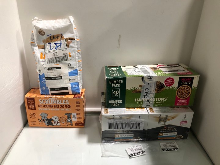 Lot 1316  
            Marchington SR13 - Parcel Delivery Only 

                
3 X ASSORTED PET ITEMS TO INCLUDE SCRUMBLES 6 PACK WET DOG FOOD IN ASSORTED FLAVO...